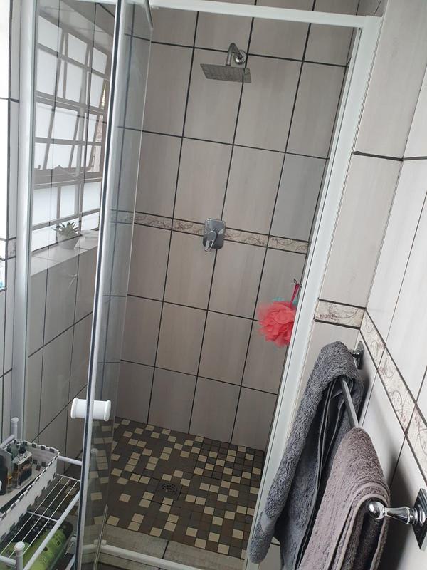 1 Bedroom Property for Sale in Kannoniers Park North West